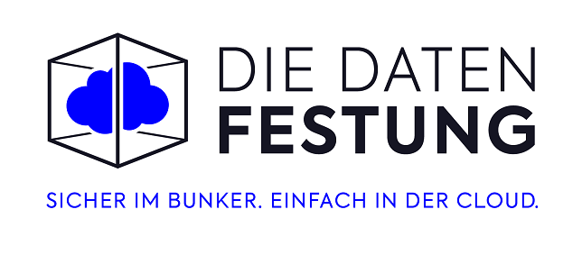 Das Bild zeigt das Logo der datenfestung.de GmbH mit einer blauen Wolke in einem Würfel sowie das Motto Sicher im Bunker, einfach in der Cloud.
